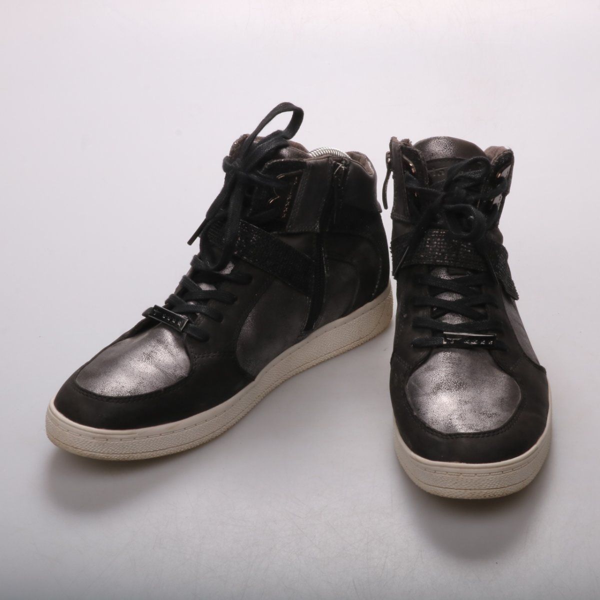 кроссовки Tamaris