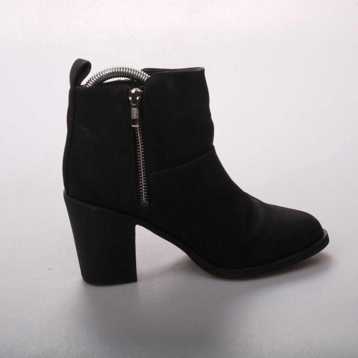 ботильоны Divided