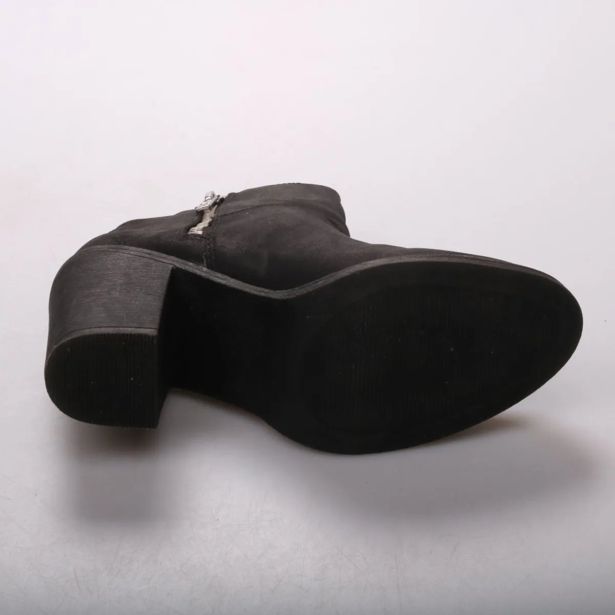 ботильоны Divided